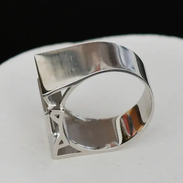 ViLouDrey Bague Busy! the first 3.webp